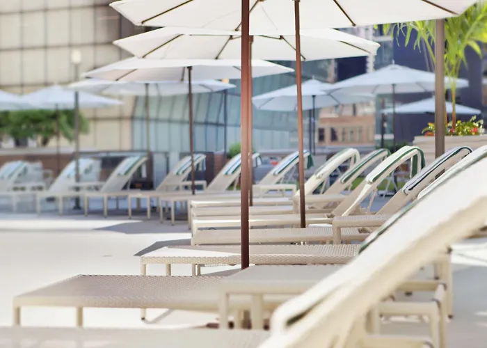 Doubletree By Hilton Chicago Magnificent Mile